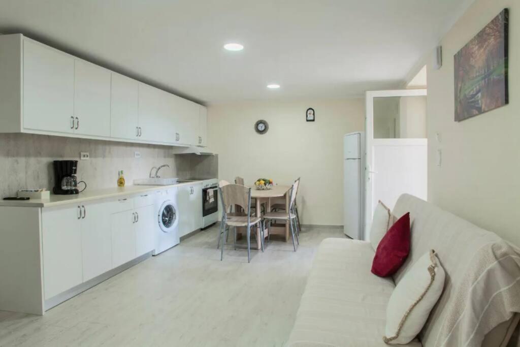 Newly Reconstructed Flat 107Sqm! Apartment Chania  Exterior foto
